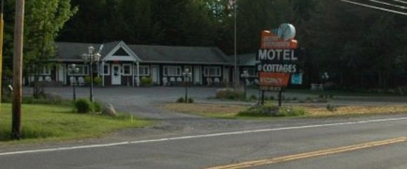 Deer Meadows Motel & Cottages