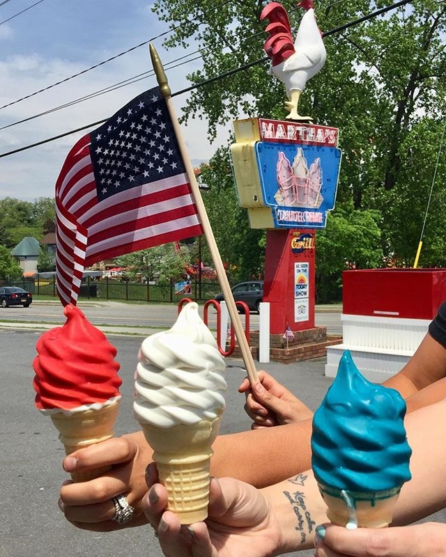 summer ice cream cones