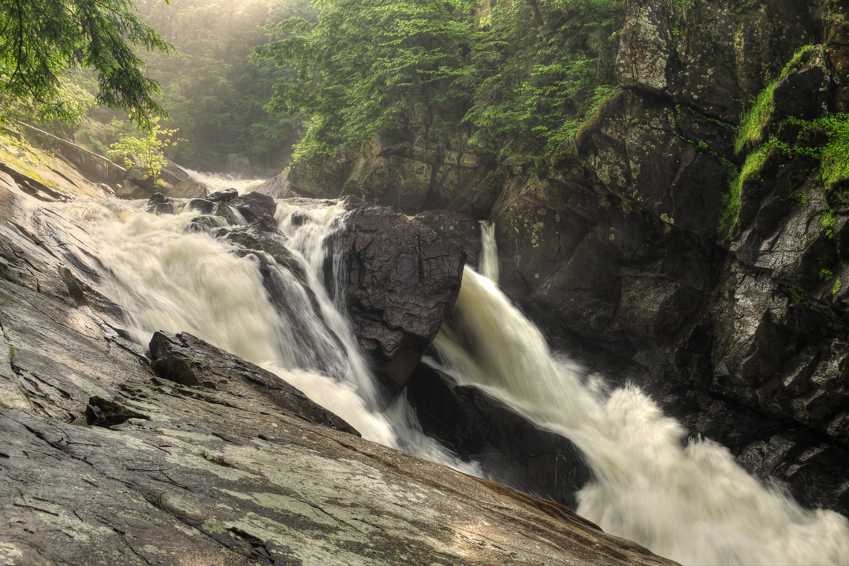 Auger Falls; image credit to Dig the Falls