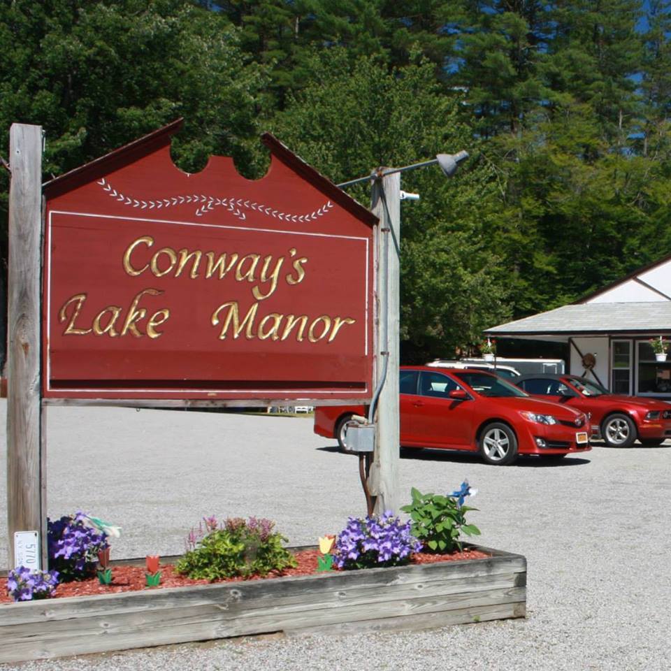 Conway's Lake Manor