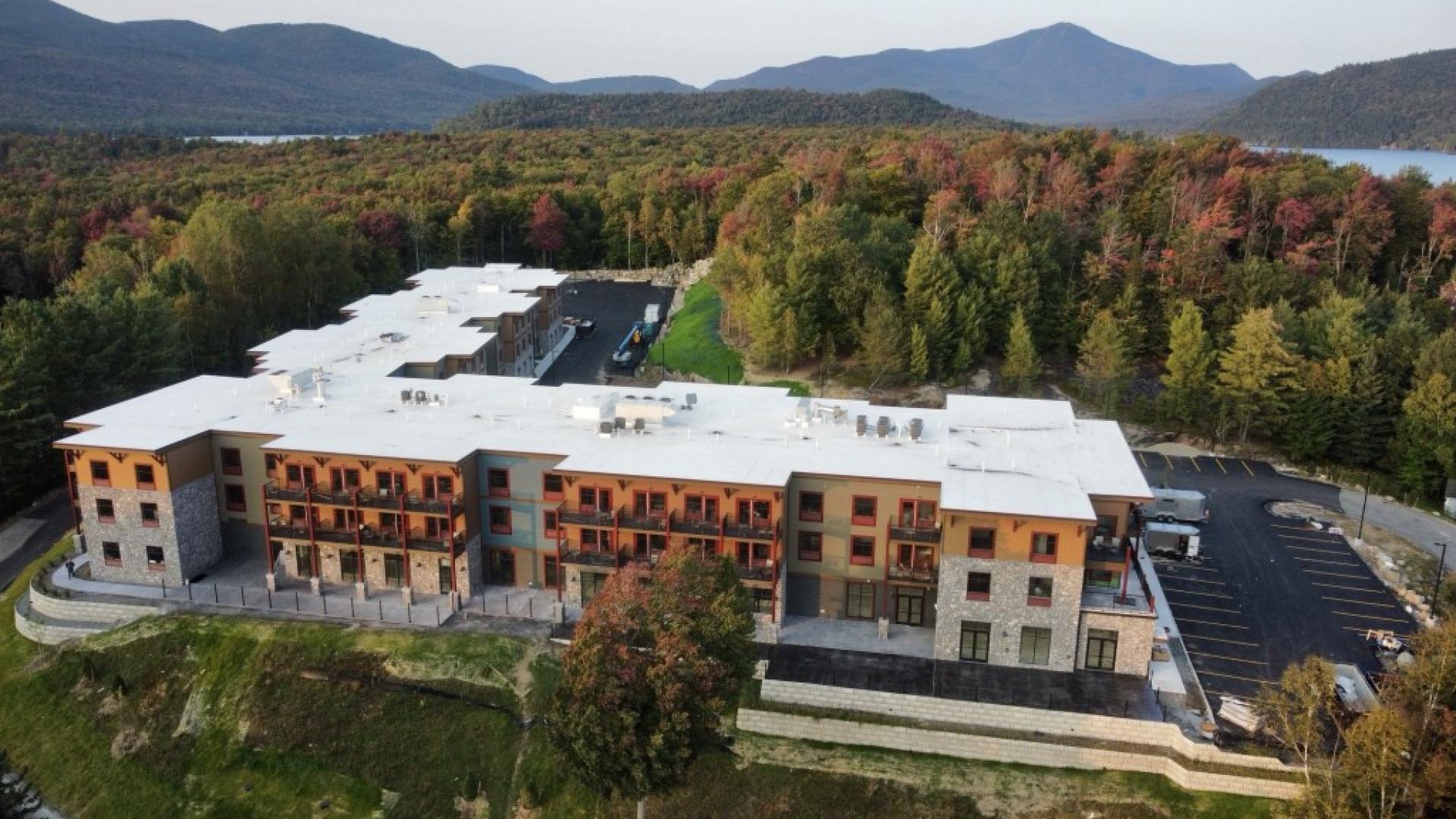 Cambria Hotel - Lake Placid - Lakeside Resort