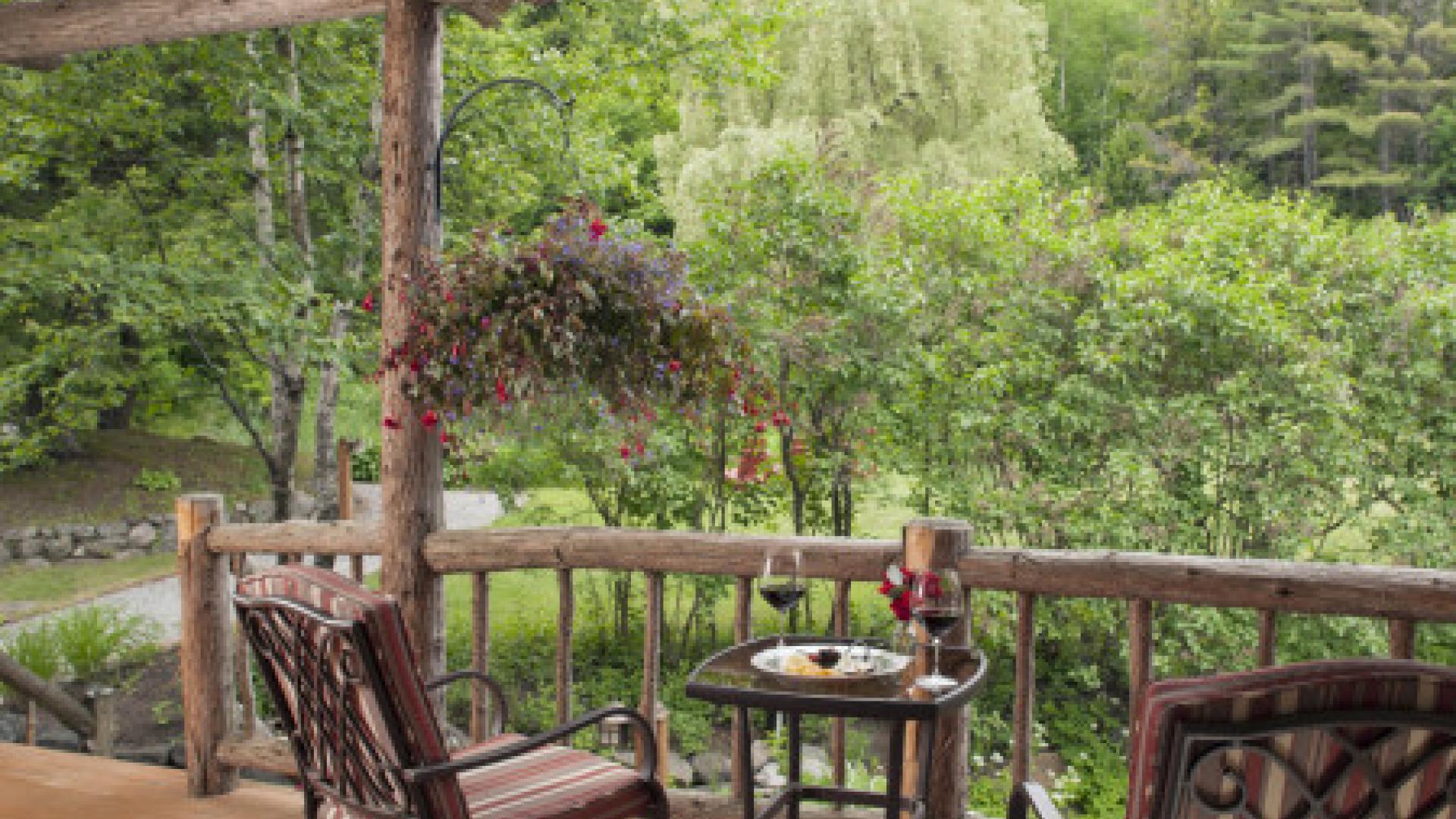 Friends Lake Inn