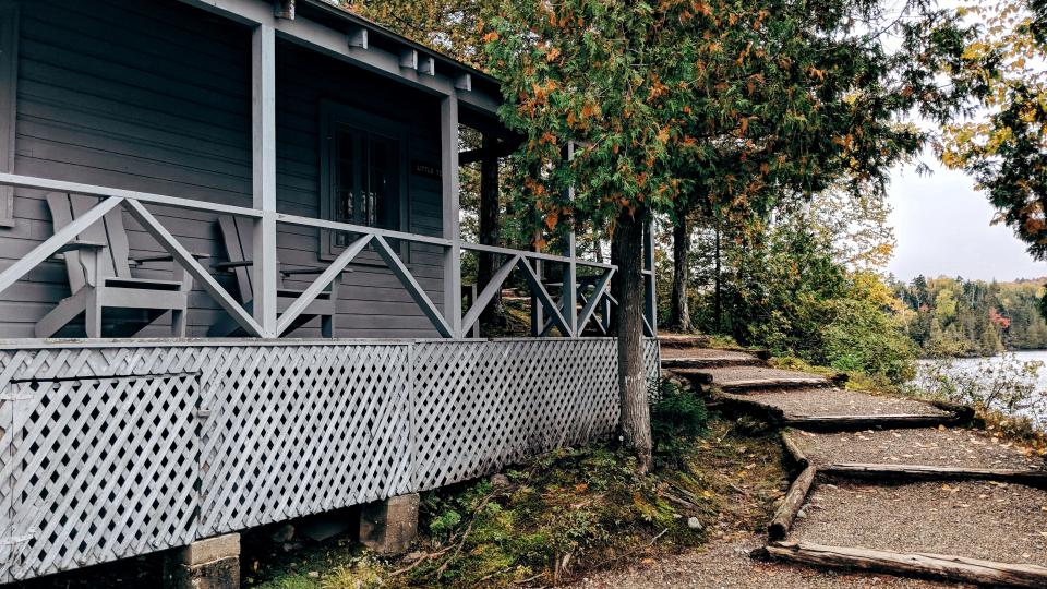 cabin rental available for Adirondack lodging